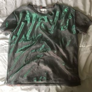 RED AND GREEN HOLOGRAPHIC TEE